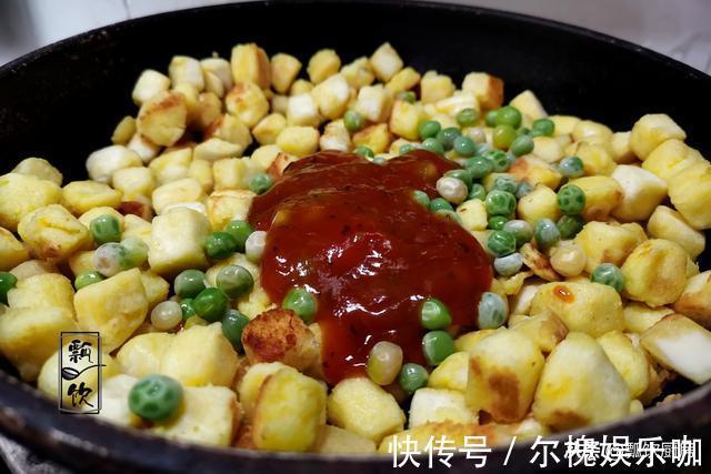 馒头丁|3元钱解决一顿美味早餐,兜里没钱也不用饿肚子,满满一盘吃得饱