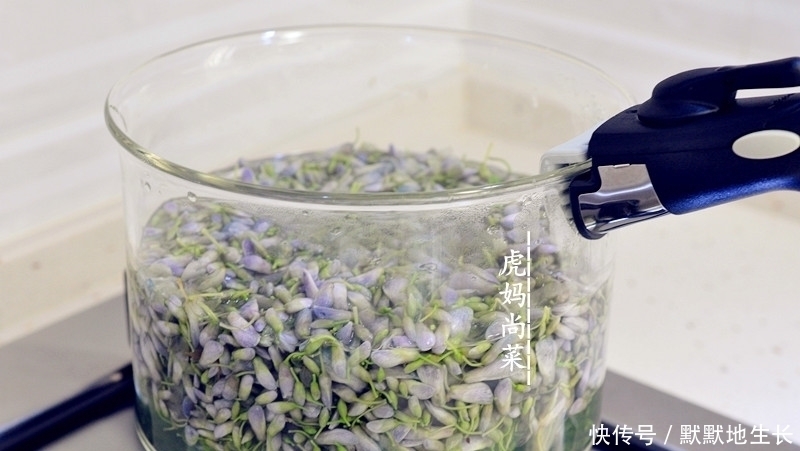 你认错了,它不是槐花不是梧桐花,4月最嫩,煎成饼,能吃一盘子