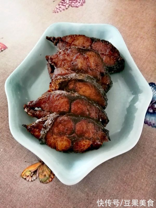 5分钟就能做好的自制熏鲅鱼，简单又好吃