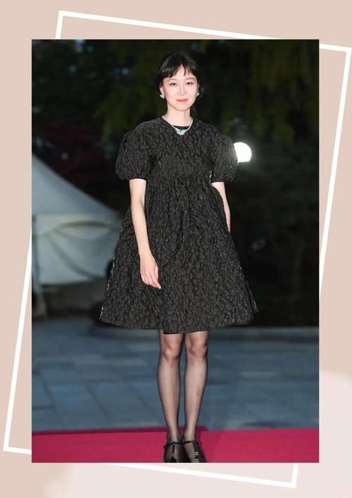 别再剪“空气刘海”了！2021最火的发型是它！