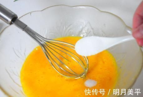 鸡蛋饼|23块钱一斤,再贵也要吃,和鸡蛋搅一搅做早餐,香软营养高