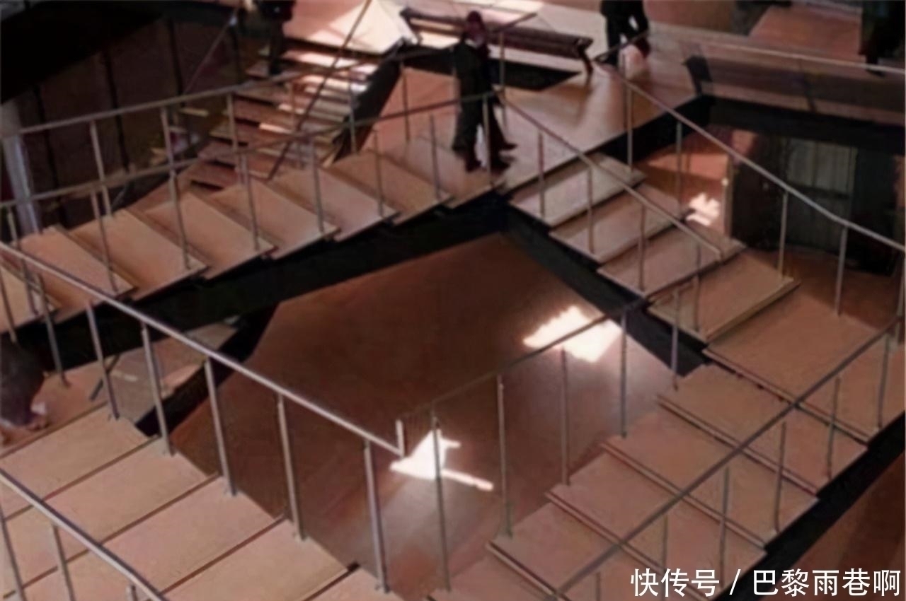 螺丝没工具拧不开？教你一个窍门，不用扳手不用工具，一拧就开