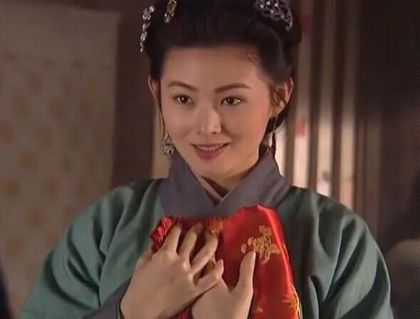 潘金莲”因戏生情,与“武松”相恋,如今47岁依然美若天仙