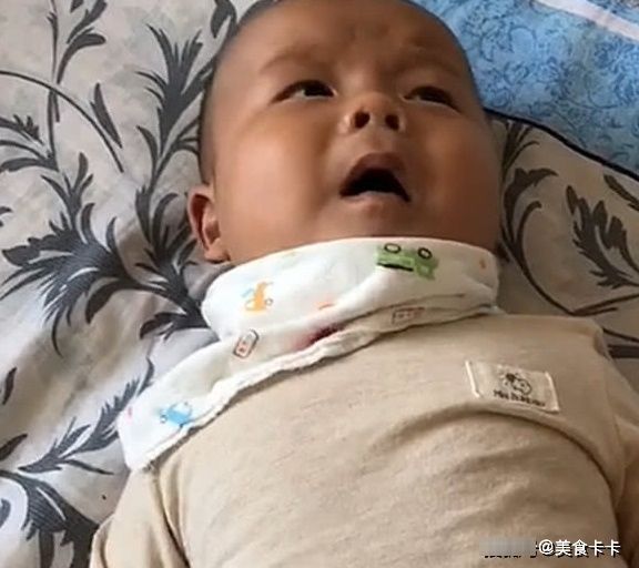 宝宝|宝宝睡醒后没看到妈妈,边哭边喊“妈妈”,声音听起来让人揪心