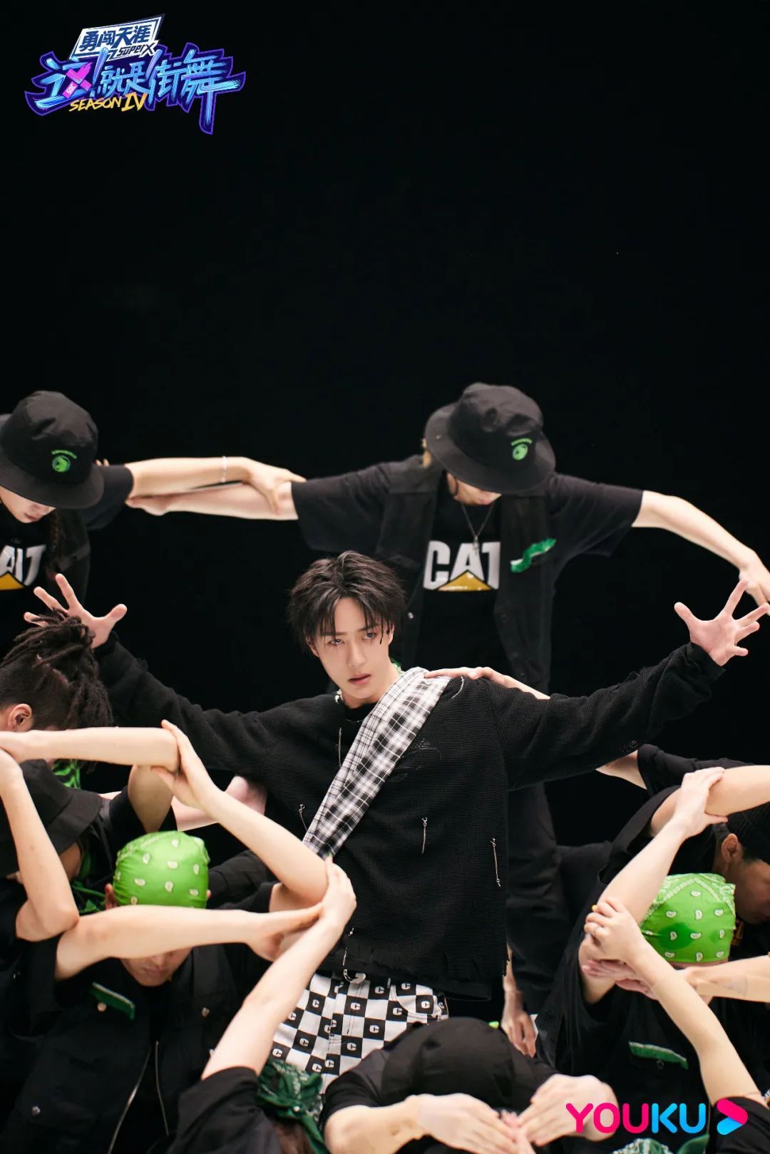 张艺兴|独家！全网都在问，王一博《这街4》的报童帽原来是这顶？