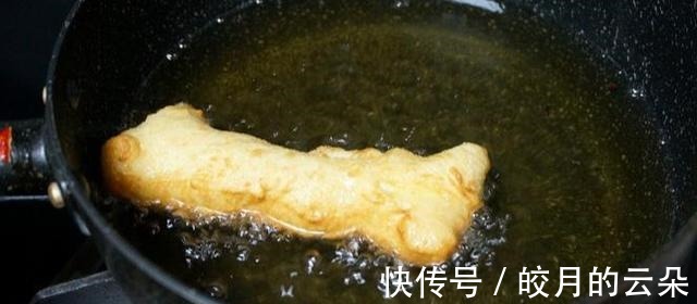 绝招儿教给您，学会自制鸡蛋灌油条！