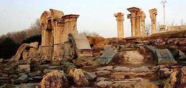 圆明园被毁150年后,专家决定对其修复时,意外找到了5万多件文物