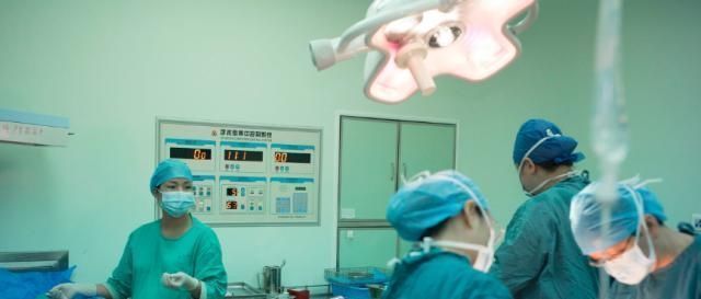 大夫|顺产生娃,介意男医生给你接生吗2位宝妈说出经历,别想那么多