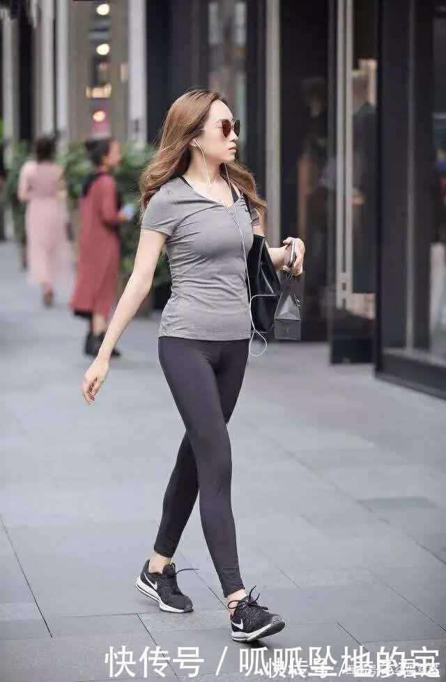 运动鞋 经过不懈努力，打底裤翻身做“主人”了，时髦与修身也再次升级！