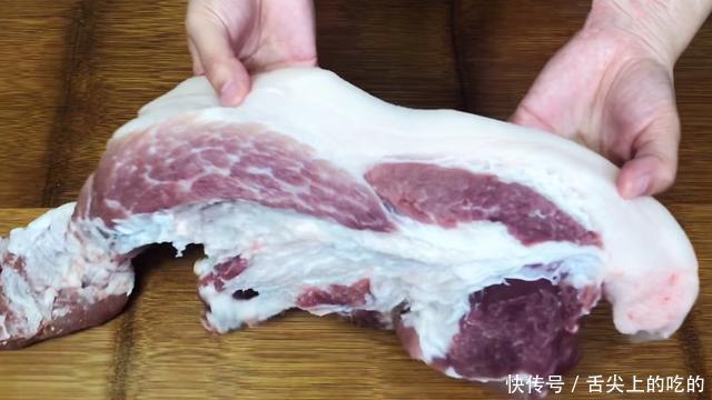 调肉馅时，先放油还是先放水记住这一点，饺子馅鲜嫩多汁无腥味