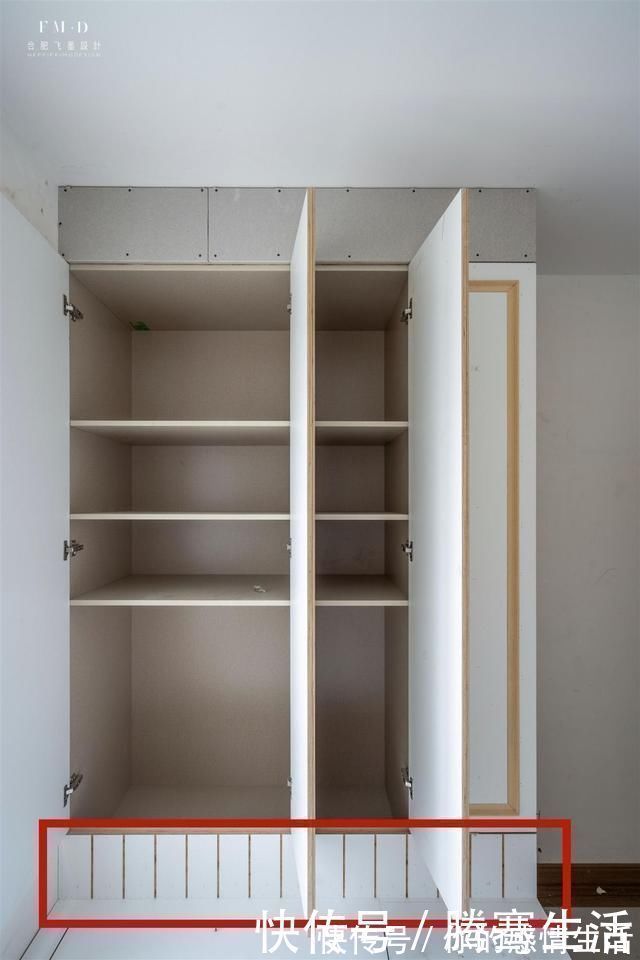 榻榻米|次卧打榻榻米组合柜,木工又把它改良了,床尾柜子留空睡着才舒服