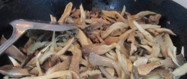  猪肉|遇到这菜我从不手软，一买就是三四斤，蛋白质是猪肉的4倍