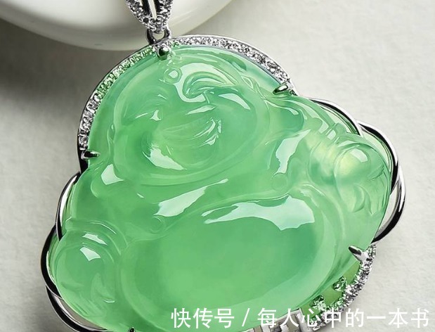 佛公 不知道怎么选翡翠佛公只要记住这几个方面，就能选到品质好的！