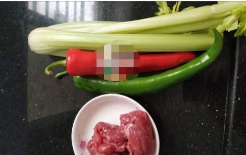 这菜我常做，虽然不便宜，但鲜香下饭，家人爱吃，贵也值