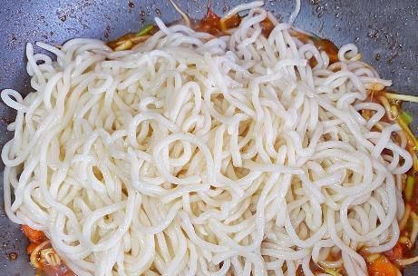 劲道|做蛋炒面时,牢记1个要点,面条爽滑劲道不成坨,不输饭店做的