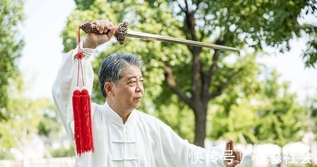 起床|50岁之后,改掉5个不好的习惯,寿命或可延长20岁,做起来都不难