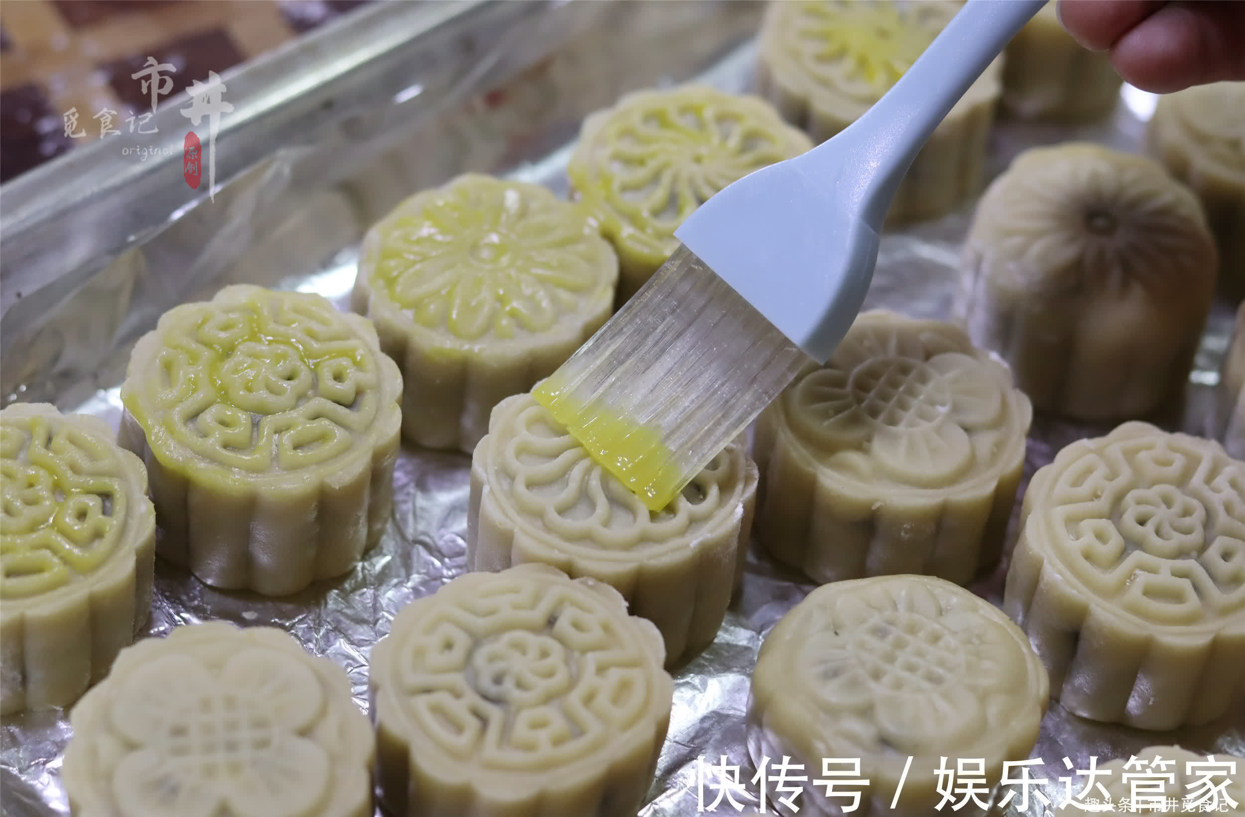 细砂糖|自制五仁馅月饼，不计成本，用这5样果仁可真香，连吃几个都不腻