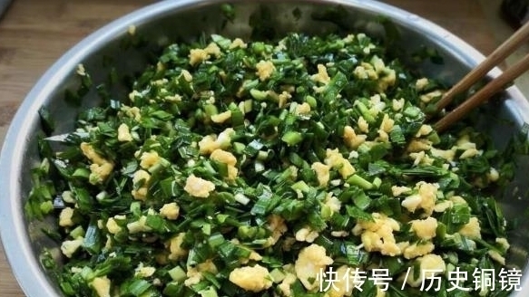 调韭菜饺子馅，最忌瞎放调料，牢记“4不放”，饺子鲜香不出水！