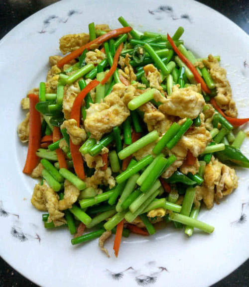  蒜苔和此物是绝配，每天炒一盘，排出毒素，软化血管，血管通畅了