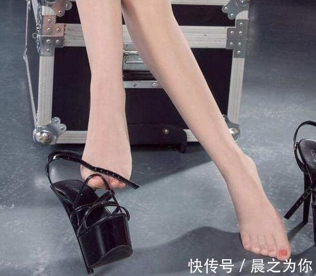 尖头高跟鞋 漂亮的尖头高跟鞋,穿出性感独特的身姿,展现清雅秀丽的魅力!