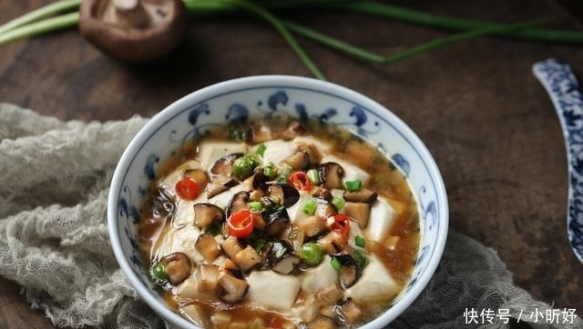 这菜味道鲜香口感滑嫩,全家都喜欢,每次吃得连汁都不剩