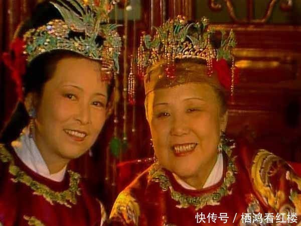 王夫人|贾母将吃剩饭菜赏给儿孙，宠谁给谁？你错了，可不止宠爱这么简单