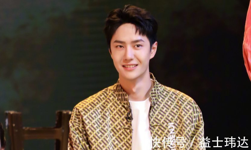 老總|王一博與品牌老總視頻,隔空飆戲毫無破綻,手動(dòng)滑屏暴露一切