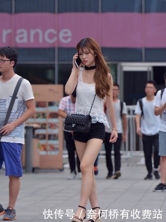 回头|美女街拍:图2妹子回头的那一刻,网友说:有种初恋般的感觉