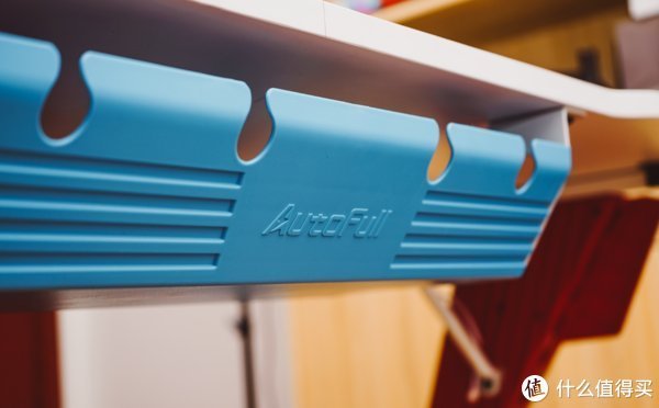 电竞桌|超彰显“钞能力”的礼物——傲风联名高达电竞桌上手体验