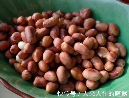 花生|花生米加上一把干淀粉,香甜酥脆味道好,我家一周吃3次,不返潮