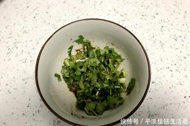老一辈|它是灾荒年的“救命饭”,是老一辈的最爱,现在成了街头的网红面