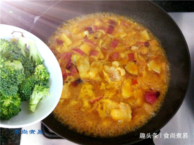 此菜女性最爱,香辣开胃,满满的胶原蛋白,减少鱼尾纹,显年轻