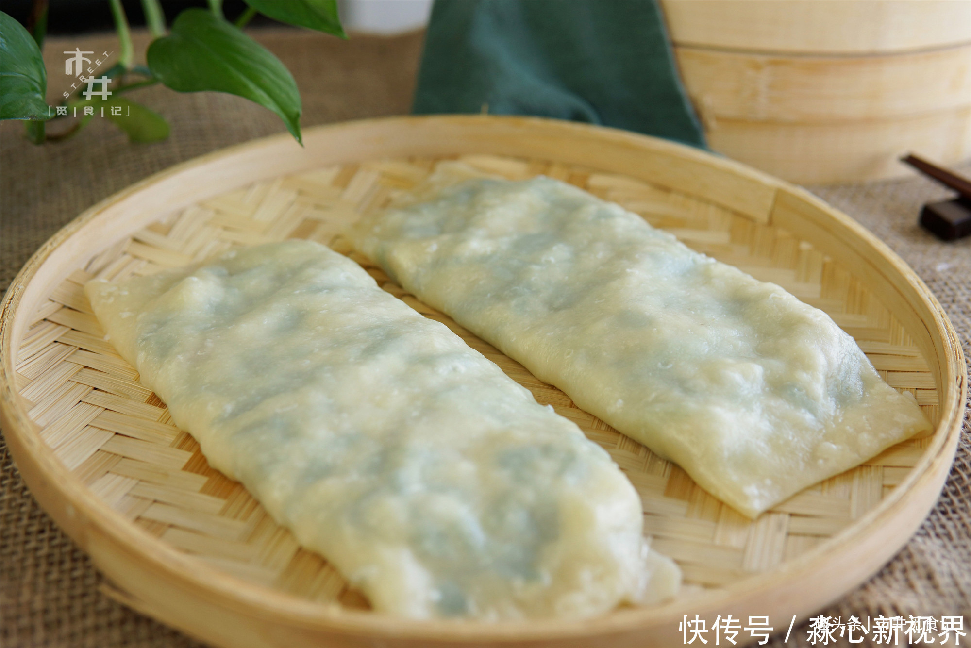 小时候|小时候在农村没少吃这东西,比韭菜盒子简单,皮薄馅多,总不够吃