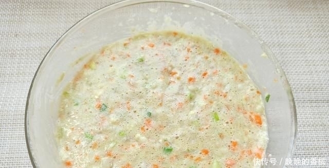 胡萝卜|懒人早餐做法,1根山药2个鸡蛋,不用早起5分钟出锅,孩子抢着吃