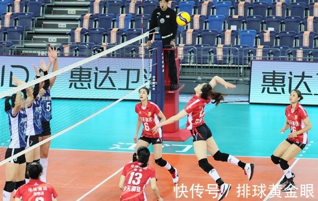 杨佳|倪非凡赛点飞一传!江苏女排崩盘从吴晗开始,杨佳畏手畏脚遭批评