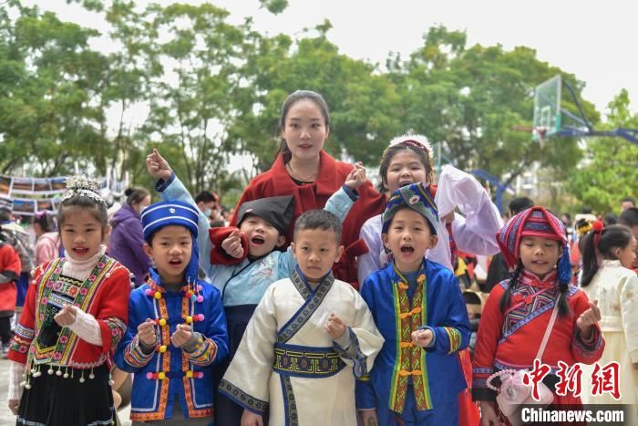 庙会@广西一小学举办庙会迎新年