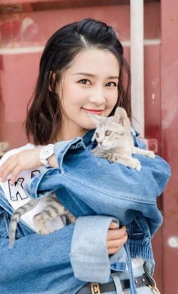 额头|女生拍照容易上镜,脸上都少不了这4个“特征”!中2个就是高级脸