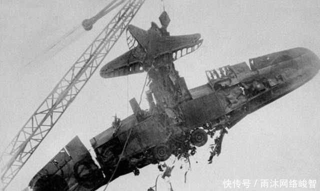 罕见|罕见老照片:二战美日太平洋战争,海滩上布满了战亡的士兵尸体!