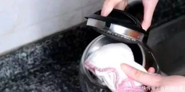水壶里有水垢怎么办水壶里倒一点它,再多水垢都能自己掉干净