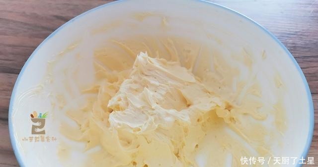 吃红茶的方法不同,加面粉做成红茶糕点,香不腻,酥去渣