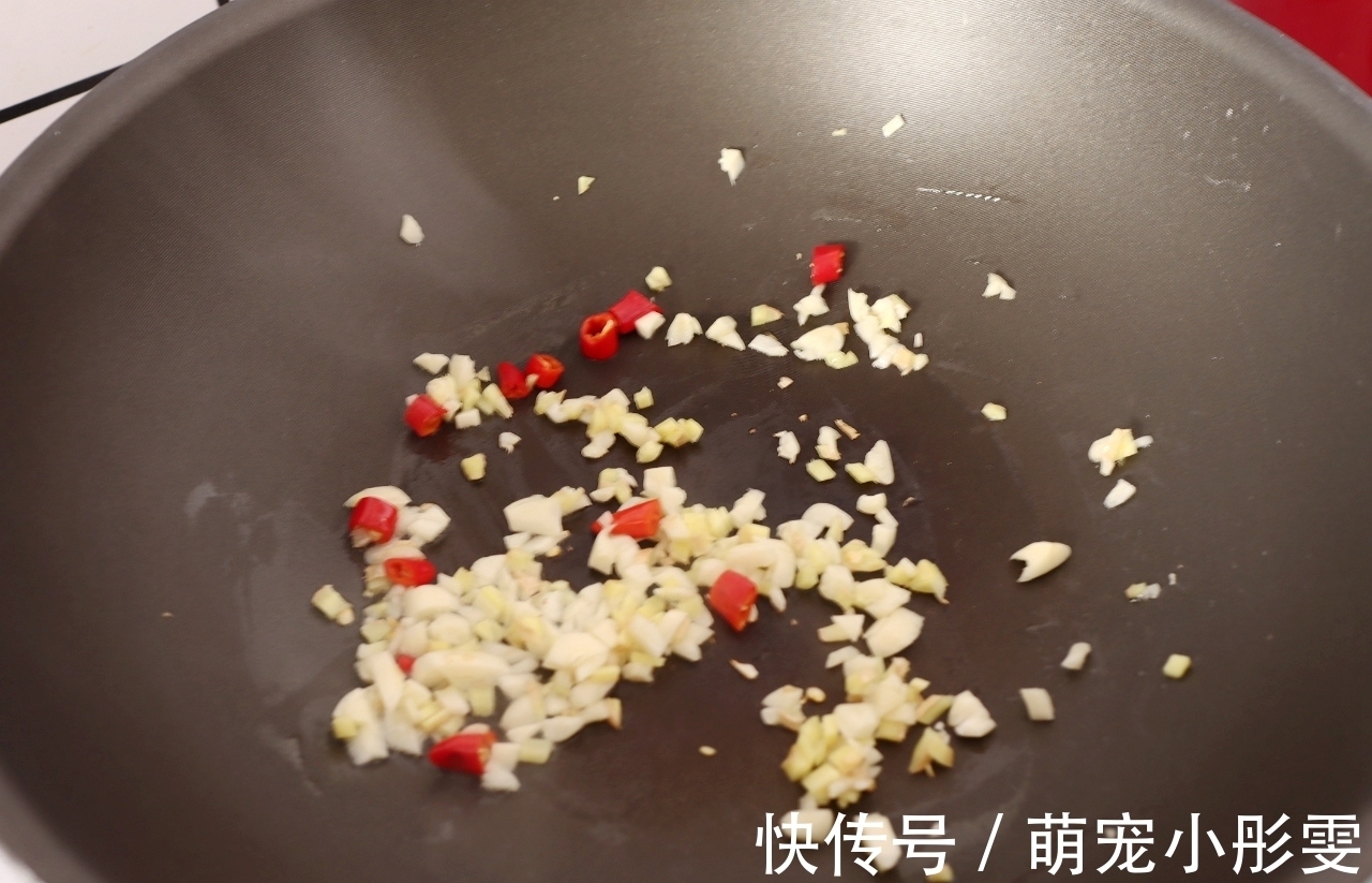 适合老人孩子吃的鱼，没刺还便宜，蒸一蒸软滑鲜美，上桌秒光