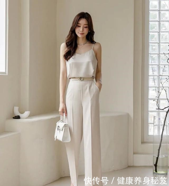 办公室 行走职场,这样穿就对了!12套“温柔”办公室穿搭,利落还大气!