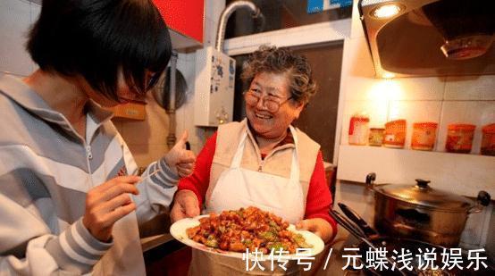 骨骼|告诉大家:吃一口等于30袋盐,医生:若你爱吃,骨头越来越脆,尽量少吃