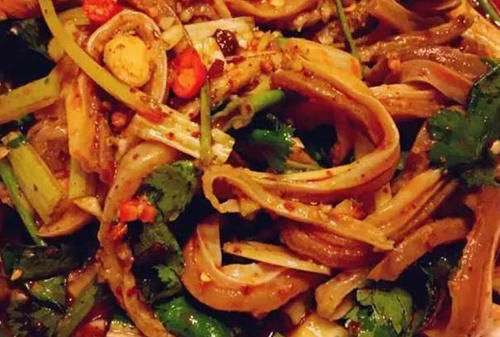 美食优选:凉拌猪肚,白切鸡,板栗烧山药,排骨藕汤的做法