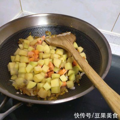  咖喱牛肉这样吃，全家都喜欢