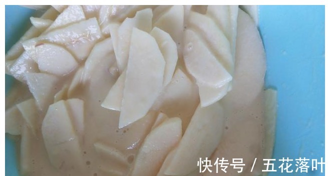 泡打粉|不用打发、不用发酵，3个苹果加2个鸡蛋做蛋糕，做法简单又好吃！
