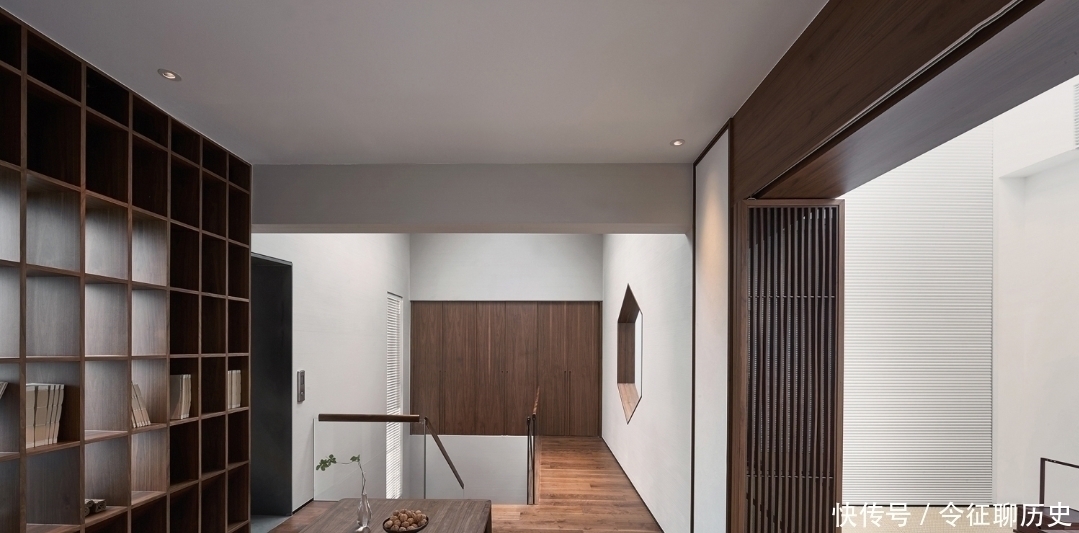 卧室|设计师真聪明,卧室房门这样设计,面积顿时增加一倍