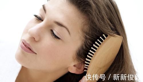 调理|梳子是养生一把好手!每天巧梳这6个部位,调理肠胃、改善腰背痛