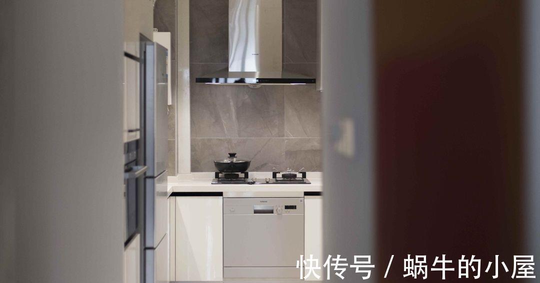 业主|现代极简风的两居室,不多加修饰,用留白让空间变得更为立体