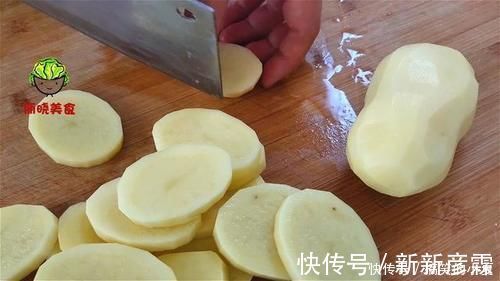 土豆片|土豆这样做真好吃,饭店都买不到,咸香适口,葱香浓郁,太解馋了